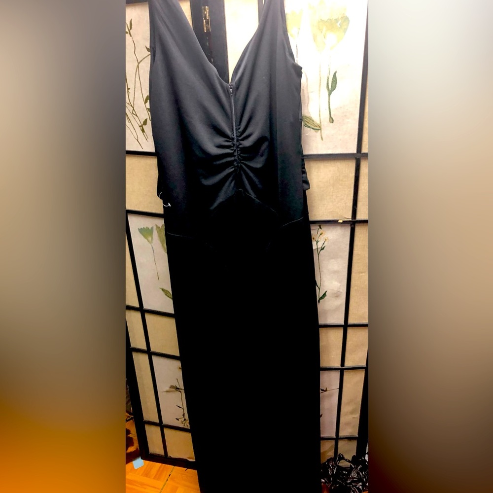 Gorgeous black formal gown 14/16